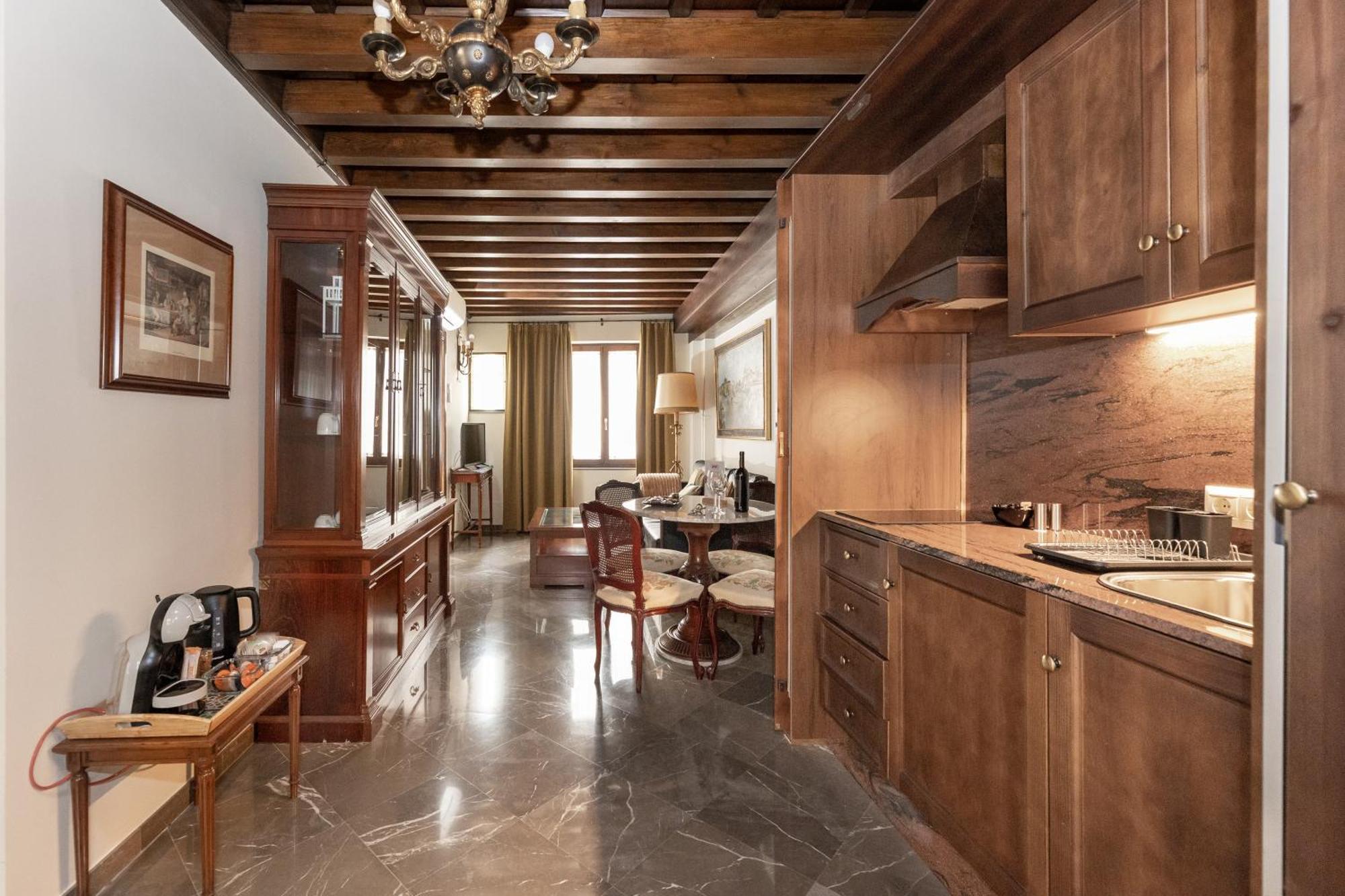 Apartamentos En Pleno Centro, Aljibe Rodrigo Del Campo 1C グラナダ エクステリア 写真